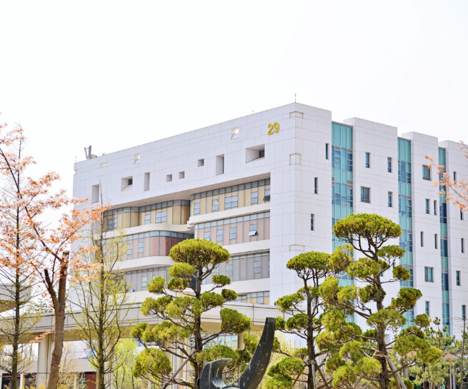 Melatone Compact Laminates for Building Exterior